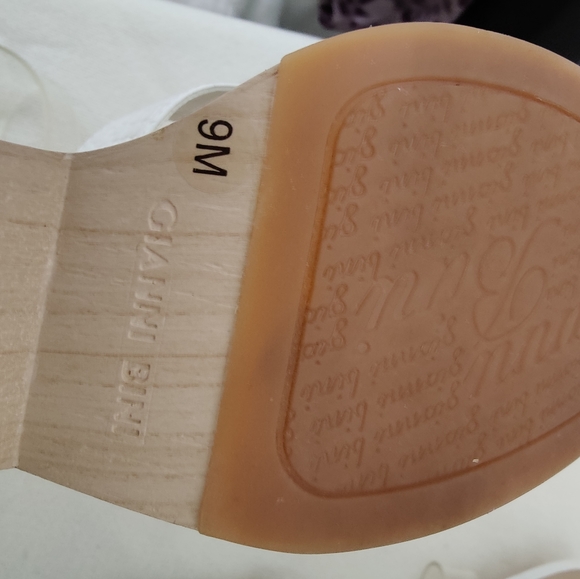 Gianni Bini white wedges Size 9 - Picture 11 of 16